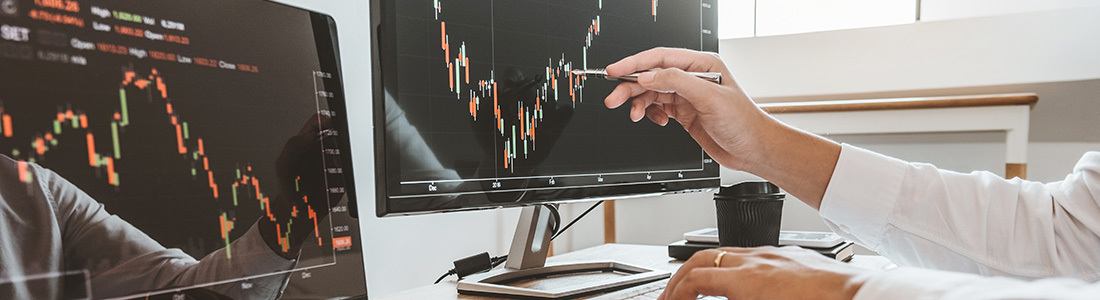 stock market - graficos en una pantalla de computadora